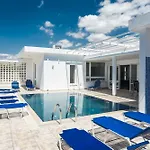 Celebrity Villa Jamie Laing